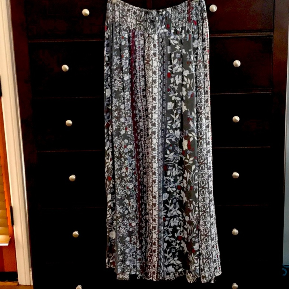 Lovestitch Maxi Skirt NWOT Sz M